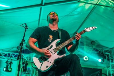 SP25 live - kytarista