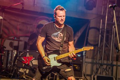 SP25 live - zpěvák